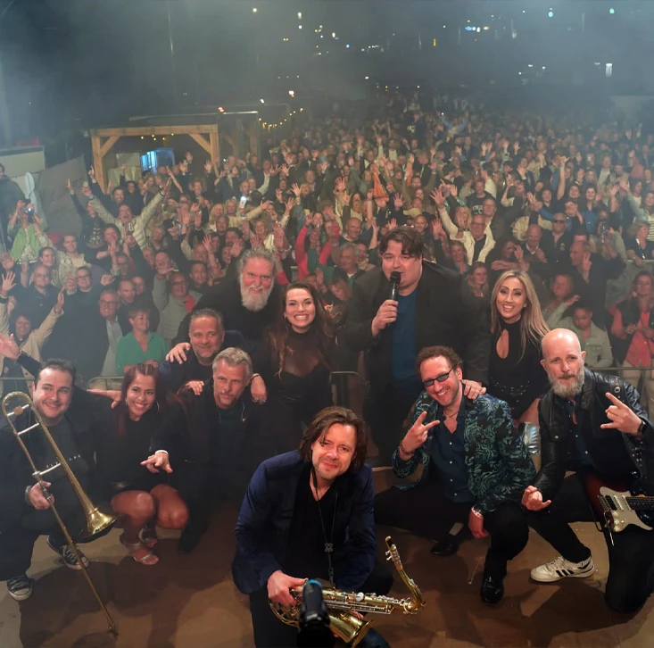 The Captain Midnight Band prijs en boeken